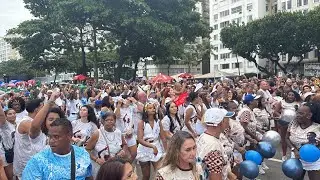 Rio Live Cam - Ensaio de Rua Beija-Flor de Nilopolis em Copacabana Ao Vivo
