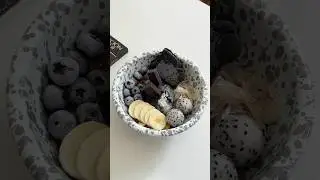 Make yogurt bowl with me #asmr #food #asmrfood #satisfying #yogurt #healthyfood #foodie #shorts