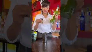 #cocktail #bloom #bartender #cocktailbartender #drink #mixologist #mixology