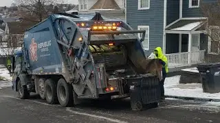 Republic Services Mack LR Garbage Truck on Trash 