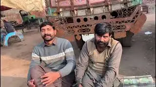 اج لیاقت بھائی باڈی میکر کے پاس ائے ہیں کام کروانے