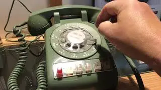 Western Electric 6 Button Phone With 3B Speakerphone. Video of a vintage speakerphone.