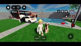 Eu jogando com minha prima vila dos trenzinhos