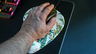 Wrist supported mouse pad with simple design