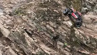 Axial Capra 4ws proline  Boggers in new crawling cliff