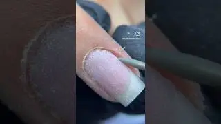 Manicura Rusa con T&eacute;cnica combinada en donde usamos broca y tijera💅🏻
