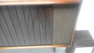 Vintage 1960 Magnavox Record player Console Turn table Phonograph FOR SALE