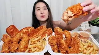 Невероятно аппетитные куриные наггетсы и техасские тосты от Raising Cane's | Мукбанг ASMR-шоу с едой