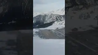 Airplane  Landing  in  ice Runway 🛬