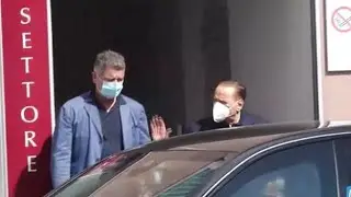Berlusconi ricoverato al San Raffaele, lascia l’ospedale dopo i controlli: il video