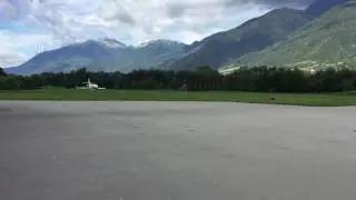Jet sull'aviosuperficie di caiolo (Valtellina)