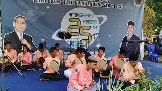 penampilan hadroh samansar dalam rangka hut PGRI KE 79 dan hut SMA NEGRI 1 LINGSAR KE 25