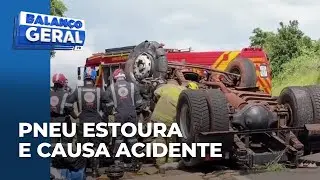 Caminhão capota e deixa cabine destruída após pneu estourar na BR-272