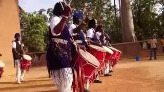 Troupe GANTA - Des tambours muticolores (Burkina Faso) [Interview Live]