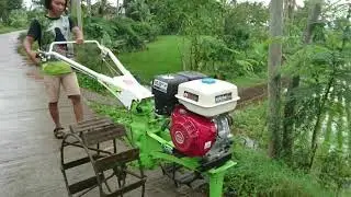 Test Drive Traktor Quick Impala Memakai Mesin Penggerak Bensin 10 HP Merk Starke GX270.