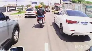 Tudo aconteceu em segundos&hellip; acidente real no tr&acirc;nsito | Uber moto Manaus. 