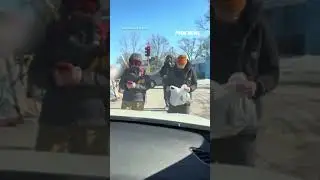 ICE-COLD DETOUR: Motorist in Minneapolis film anti-ICE agitators blocking cars