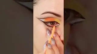Halloween eye makeup idea🎃 #halloween2024 #eyemakeuptutorial #halloweenmakeuplook #halloween