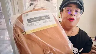 Unboxing, Christmas Gifts & My Favorite bag is BACK in my collection!  Robin Cookie