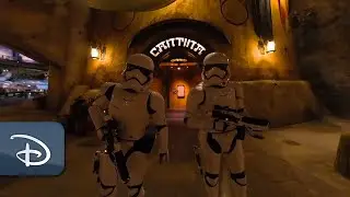 Step Inside Oga&rsquo;s Cantina at Star Wars: Galaxy&rsquo;s Edge | 360 Video | Walt Disney World