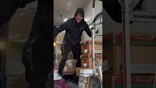 A day in the life of a food service truck driver. #truckdriver #life #subscribe #respect #cdltips