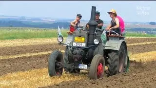Traktoren in Limbach-Oberfrohna - 2/4 - Lanz Bulldog Tractor plowing - Feldtag