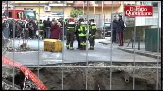 Napoli, maxi voragine a Pianura. Abitante: 