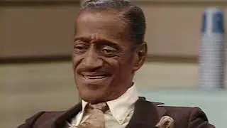 &ldquo;I CAN&rsquo;T READ &mdash; AND I&rsquo;M PROUD!&rdquo; THE COSBY SHOW&rsquo;S MOST INSPIRING GREAT-GRANDFATHER MOMENT