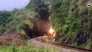 JALUR KERETA KECEPATAN TERBATAS NAMUN EKSTRIM MELIUK DAN JURANG PERBUKITAN