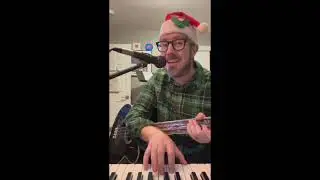 Kazoo Kid: Loopin Around The Xmas Tree!