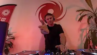 Ciaran McAuley - Finding Me (Black Hole Office Set)