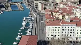 Coronavirus, il mare di Livorno in un giorno di sole e di vuoto