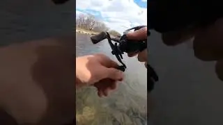 First Cast, One Hand Bass #fishing #chicagofishing #jerkbait #howtocatchbass #13fishing #kastking