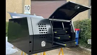 Коробка для собак Adventure 1800 с навесом из необработанного алюминия от OZI4X4
