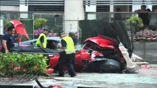 Car crash - Ferrari 599 GTO Vs Taxi in Singapore