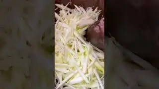 Add Lots of Sauce! Som Tum Papaya Salad | Spicy & Delicious 🌶️🥗🤣