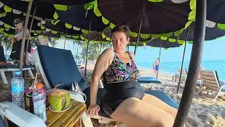 БОРЮСЬ с ГОЛУБЯМИ за кокос на пляже в Паттайе! Загораем и БОЛТАЕМ о МЕСТНЫХ обитателях) Таиланд Влог