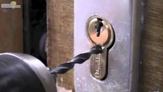 Ouvrir une serrure cass&eacute;e