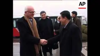 US Nuclear Envoy Stephen Bosworth arrives in Pyongyang