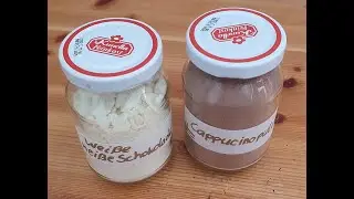 Zwei Pulver für Heißgetränke