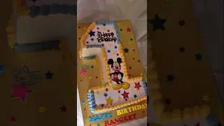 1 shaped mickey mouse theme cake &hearts;️ #lovebiteslayeredinlove #lovebitesbytrisha #mickeymouse #onecake