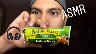 Mexican ASMR ! eating crunchy granola bar Nature Valley crunchy oat n honey, whispering and sounds