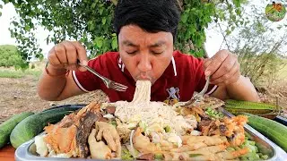 ซดข้าวปุ้น 3 กิโล น้ำยาปลาค่อย่าง พร้อมรูดตืนไก่เปื่อยๆ สุดคักขนาดพี่น้อง