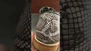 Phyton print leather shoes