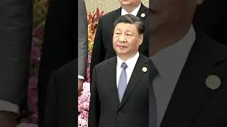 Xi and Putin Pose for Family Photo at China&rsquo;s Belt and Road Summit