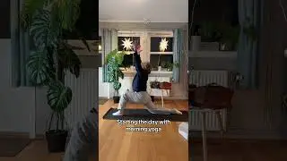 Getting ready for christmas Starting the day with yoga🧘&zwj;♀️ with Kate Amber #livetsomprofessor #yoga