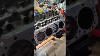 Porting,cleaning& prepping 882 Heads #chevy #mechanic #882heads#chevyengine