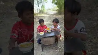 Outdoorfood U Are So Kind Bro Share Noodles in Forest #survival #camping #bushcraft #outdoorfood