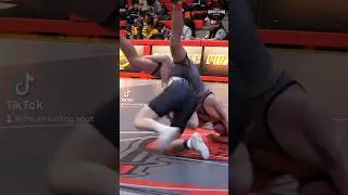 Nick Decristofaro finishes a single leg against Kacper Nalezny