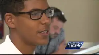 Teens get look inside operating room during heart surgery